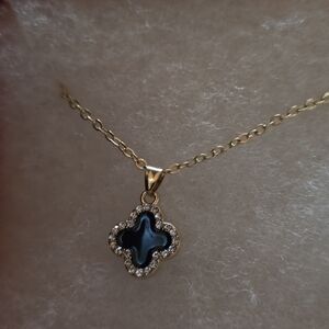 Elegant Gold and Black Pendant Necklace